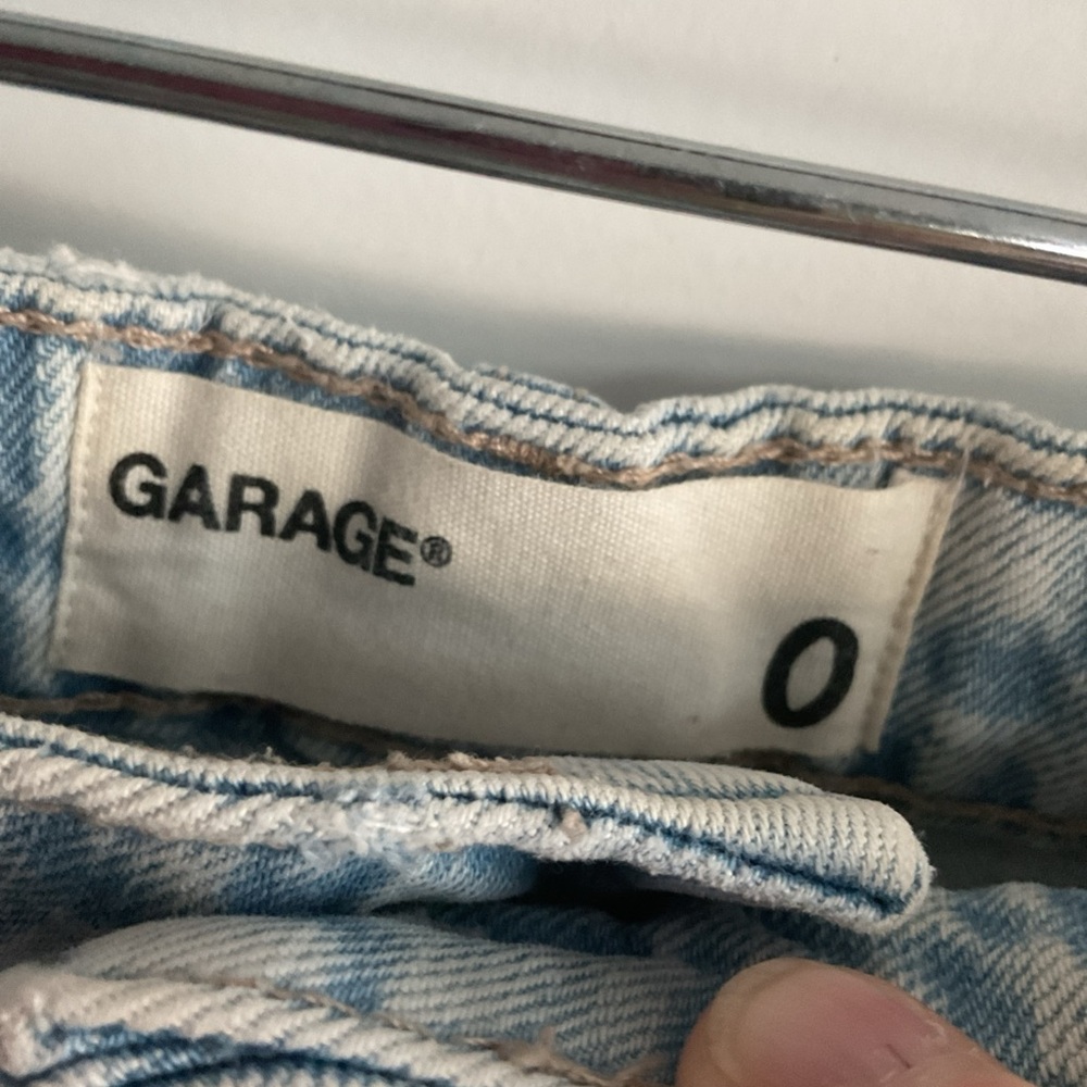 Garage - Light Wash Raw Hem Distressed Denim Shorts - Blue - Junior’s Size 0 - Picture 3 of 11